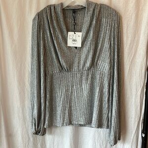Melanie Lyne - size L - silver/grey knit top, thin bishop sleeve